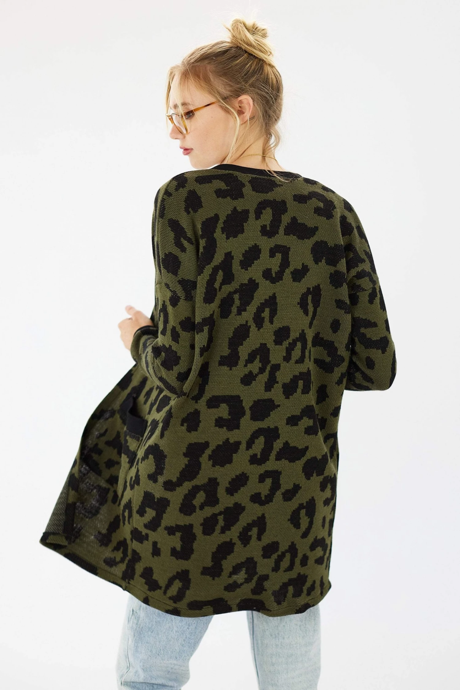 SHOKO Cardigan Leo Olive Cardigans & Jackets 3 SHOKO Cardigan Leo Olive Cardigans & Jackets