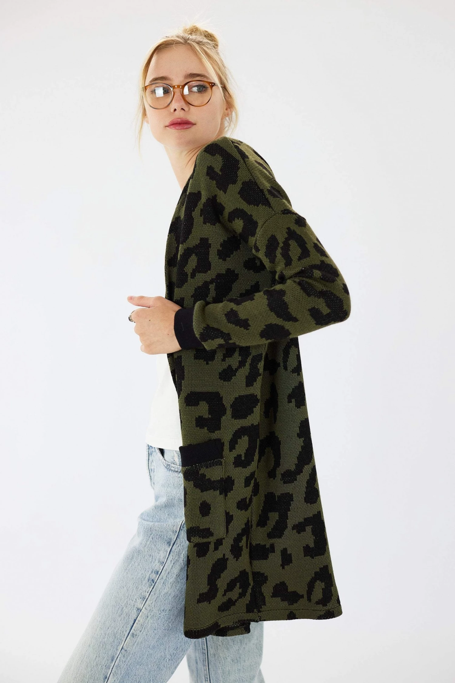 SHOKO Cardigan Leo Olive Cardigans & Jackets 6 SHOKO Cardigan Leo Olive Cardigans & Jackets