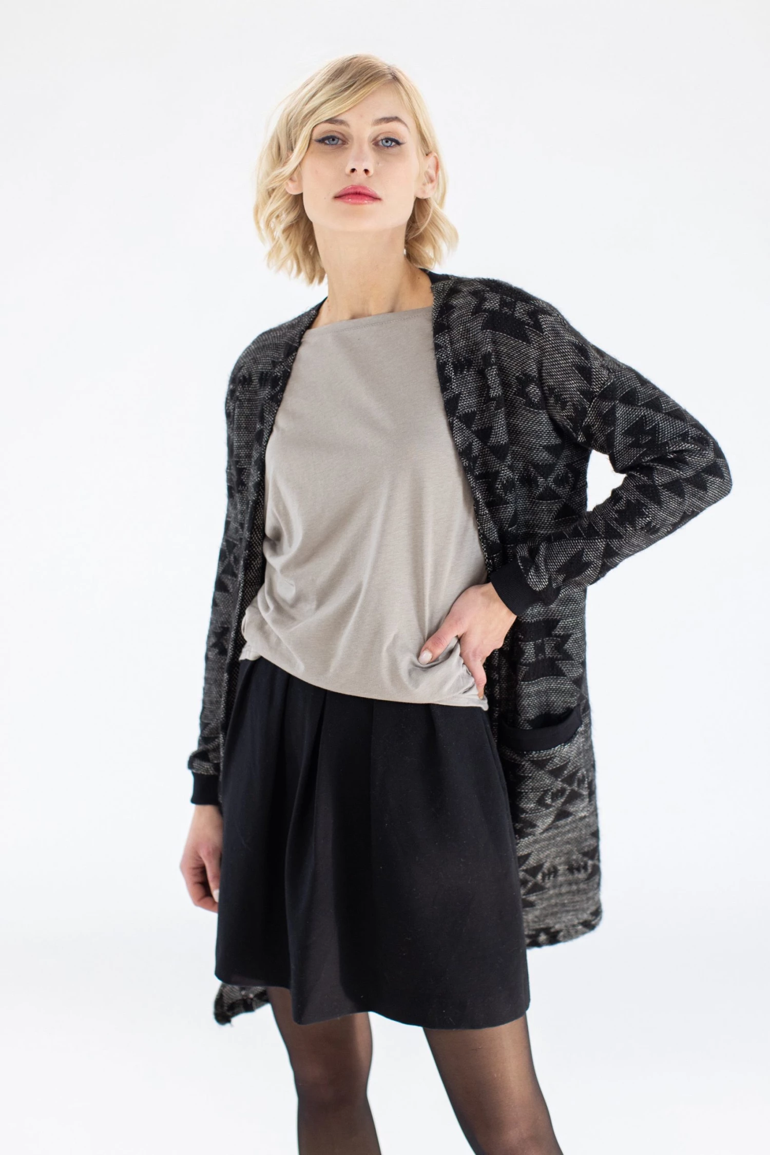 SHOKO Cardigans & Jackets Cardigan Mona In Black Geo. 2 SHOKO Cardigans & Jackets Cardigan Mona In Black Geo.