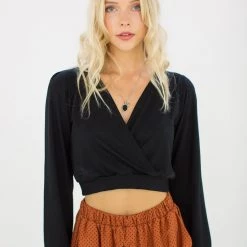 SHOKO Crop Top Petra Black Tops & T-Shirts