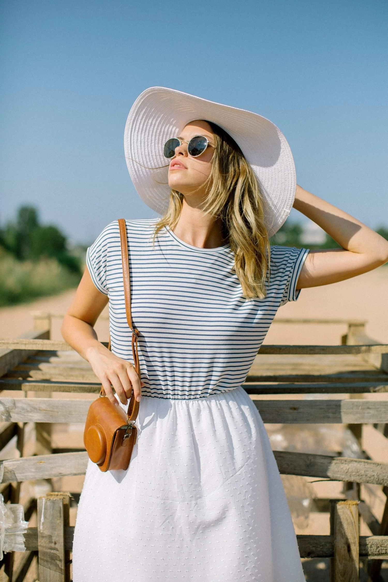 SHOKO Dress Annie White Navy. 2 SHOKO Dress Annie White Navy.