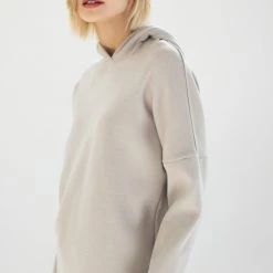 SHOKO Sweaters & Hoodies Hoodie Geneva Beige. 11 SHOKO Sweaters & Hoodies Hoodie Geneva Beige.