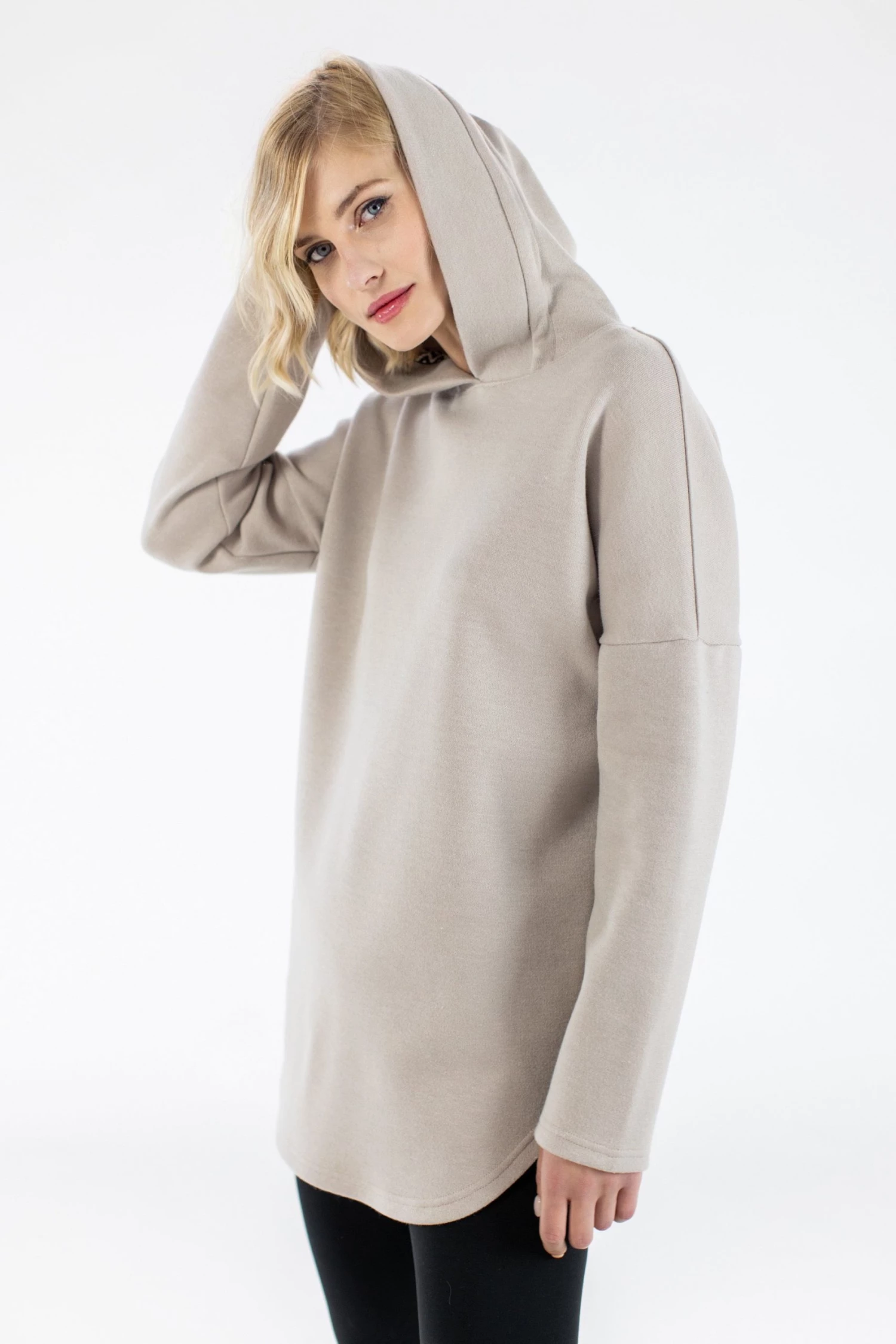SHOKO Sweaters & Hoodies Hoodie Geneva Beige. 1 SHOKO Sweaters & Hoodies Hoodie Geneva Beige.