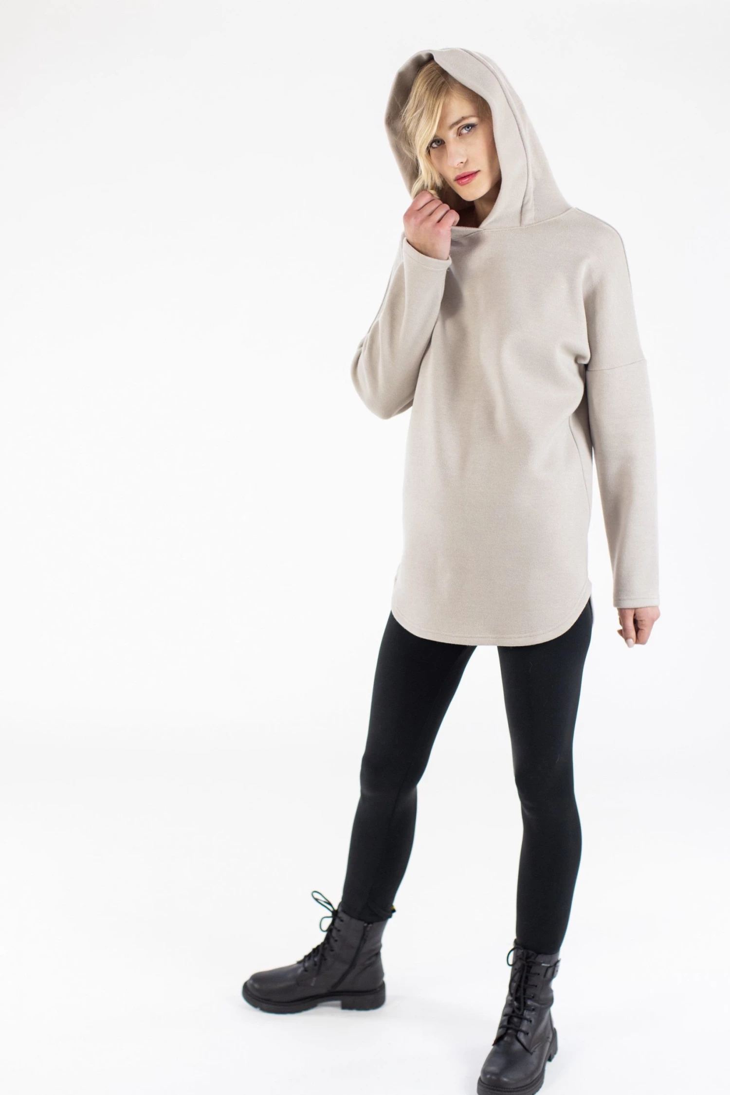 SHOKO Sweaters & Hoodies Hoodie Geneva Beige. 5 SHOKO Sweaters & Hoodies Hoodie Geneva Beige.