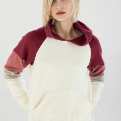 SHOKO Sweaters & Hoodies Hoodie Remi Dark Red.
