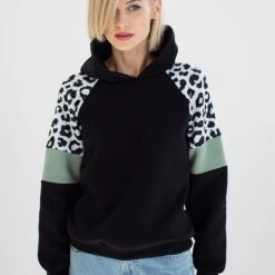 SHOKO Hoodie Vera Leo Black.