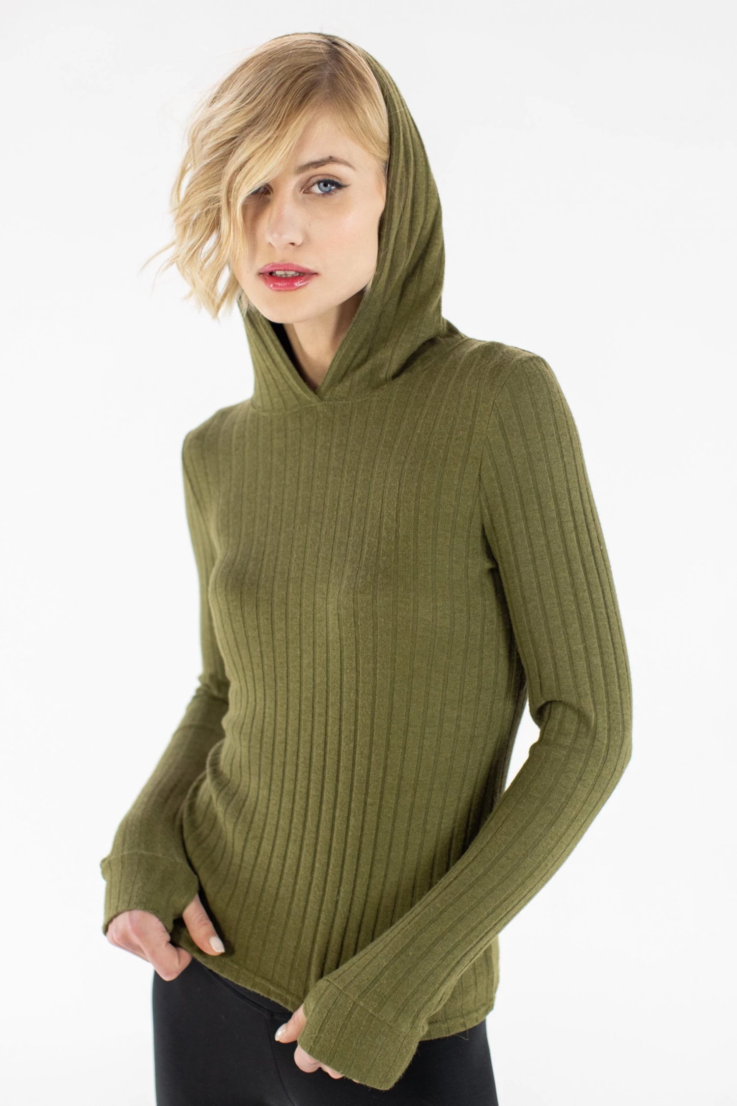 SHOKO Ribb Hoodie Aspen Olive. 3 SHOKO Ribb Hoodie Aspen Olive.