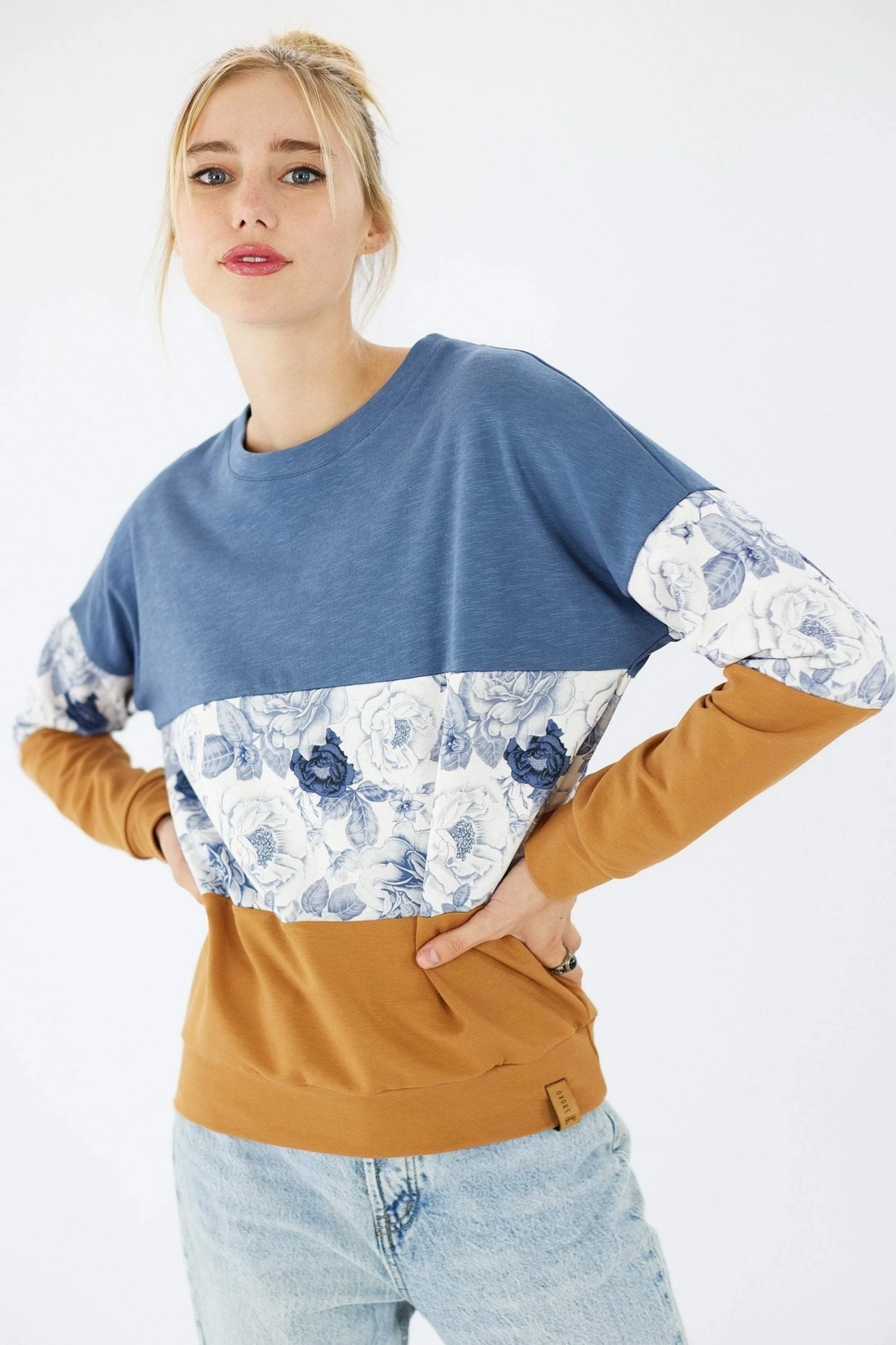 SHOKO Sweater Mia Blue Shrub Rose Sweaters & Hoodies 1 SHOKO Sweater Mia Blue Shrub Rose Sweaters & Hoodies