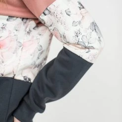 SHOKO Sweater Mia Rose Floral Grey