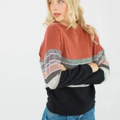 SHOKO Sweater Mia Terracotta Stripes.