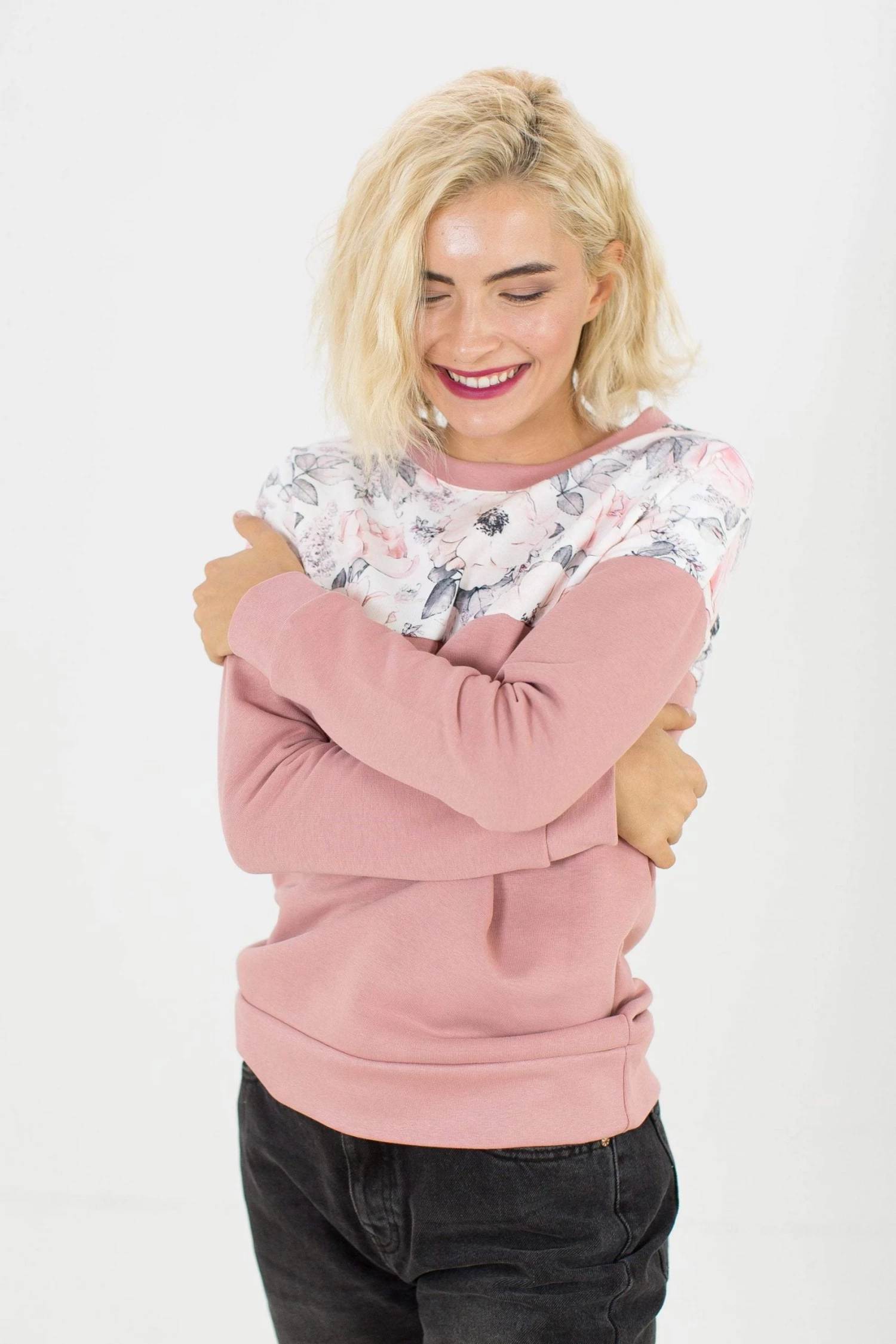 SHOKO Sweater Phoria Dusty Pink Floral. Sweaters & Hoodies 4 SHOKO Sweater Phoria Dusty Pink Floral. Sweaters & Hoodies