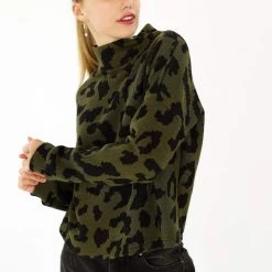 SHOKO Sweater Zoey Olive Leo Sweaters & Hoodies