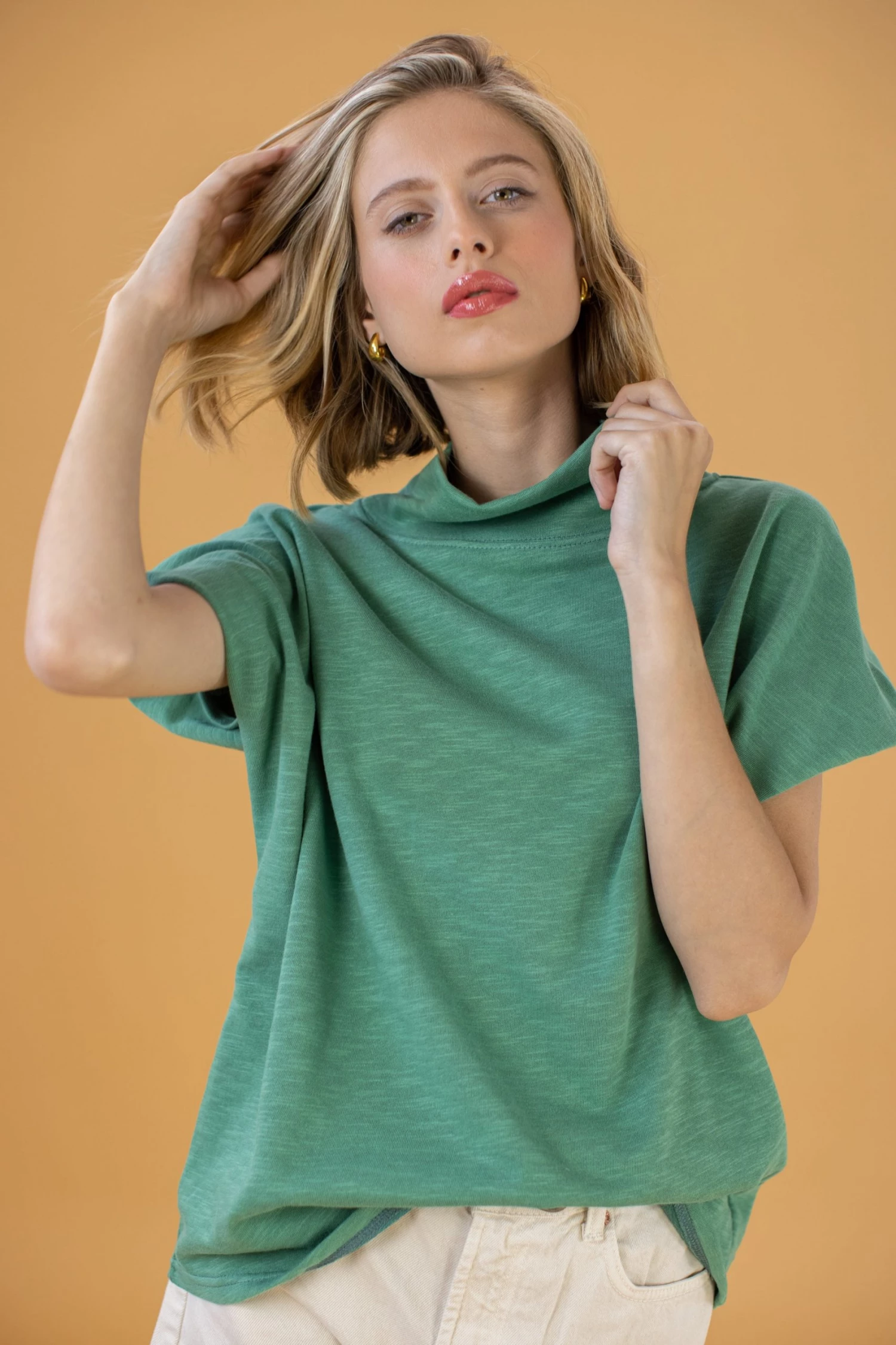 SHOKO Top Cora Green. 3 SHOKO Top Cora Green.