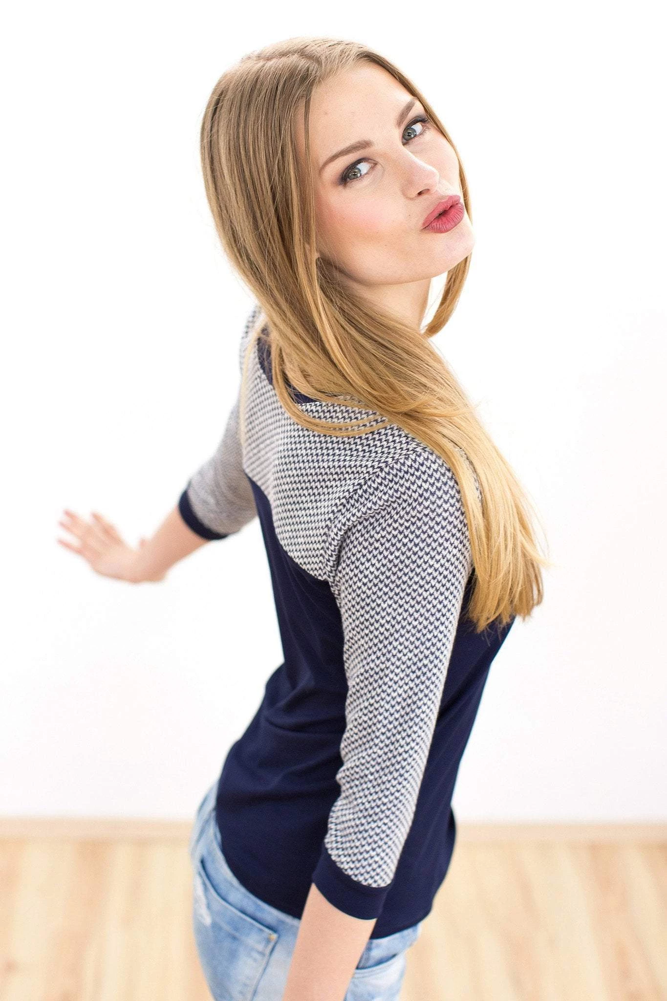 SHOKO Top Julka Dark Blue. 2 SHOKO Top Julka Dark Blue.