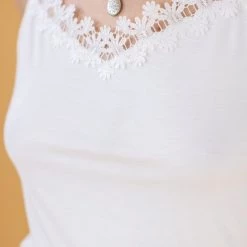 SHOKO New In Top Linda White